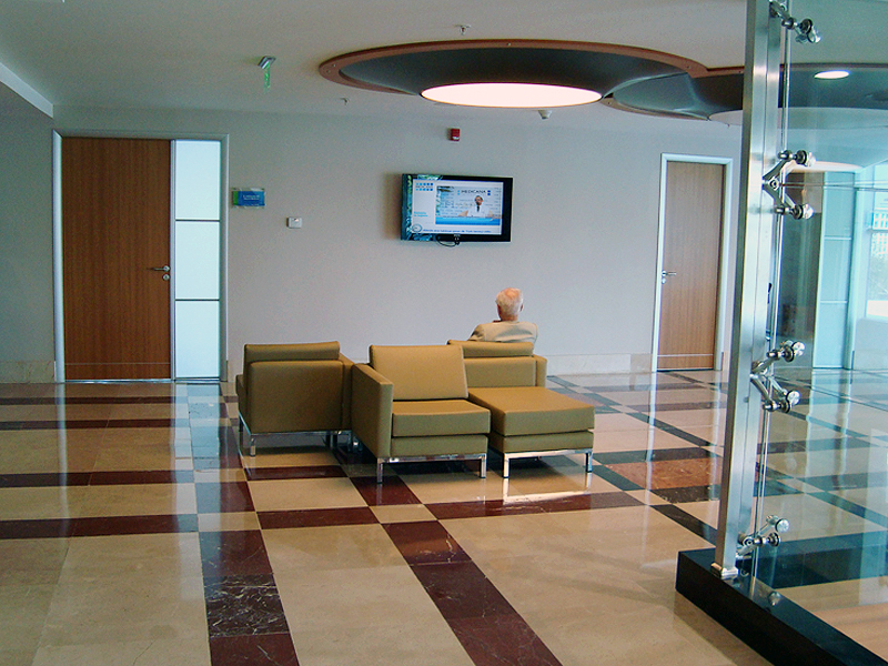 meduchrezhdeniya-i-laboratorii-digital-signage